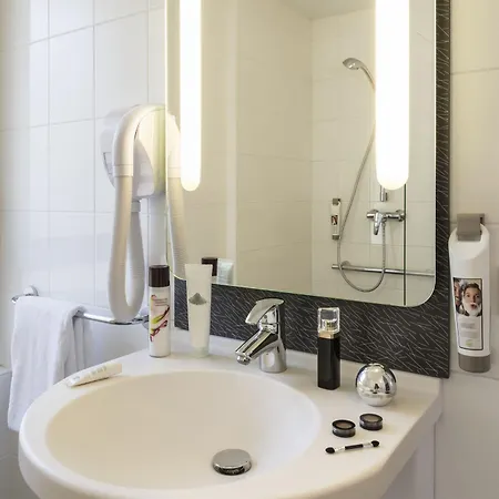 Ibis La Rochelle Centre Historique 3*