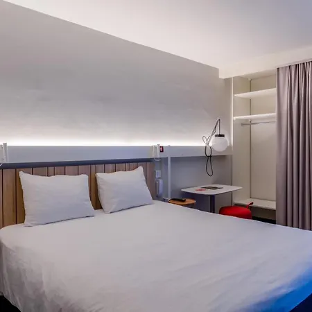 Ibis La Rochelle Centre Historique Hotel 3*
