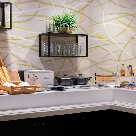 Hotel Ibis La Rochelle Centre Historique 3*