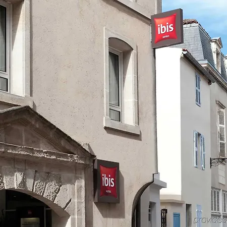 Ibis Centre Historique לה רושל