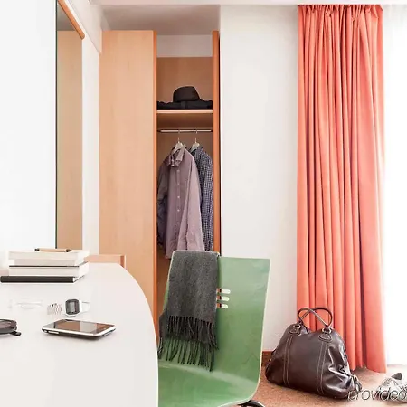 Ibis Centre Historique Отель 3*