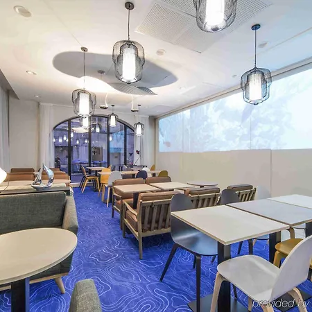 Ibis Centre Historique 3* לה רושל