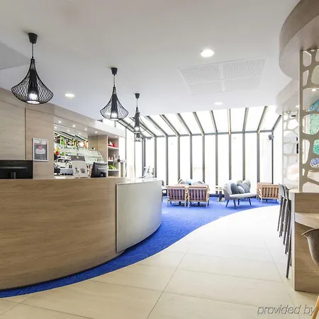 Ibis La Rochelle Centre Historique Hotel 3*