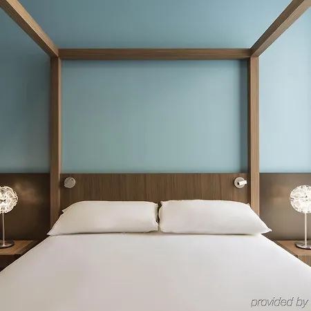 Ibis La Rochelle Centre Historique 3*