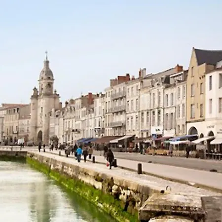 Ibis Centre Historique Hotel 3*