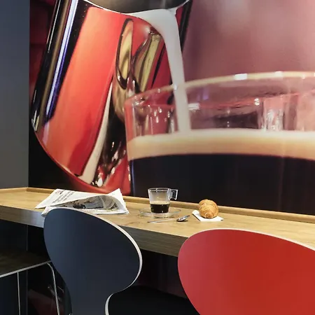 Ibis La Rochelle Centre Historique 3*
