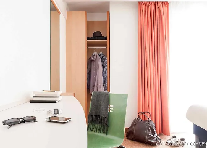 Ibis Centre Historique Hotel 3*